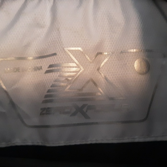 White ZeroXposur winter puffer jacket - Picture 6 of 7